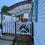 Sylvie Proprietaire Du Mobil-home Camping *