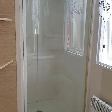 Kemp Sylvie Proprietaire Du Mobil-home *