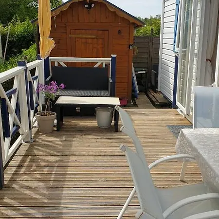 Sylvie Proprietaire Du Mobil-home Campsite *