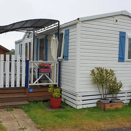 Sylvie Proprietaire Du Mobil-home Campsite *