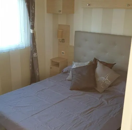 Sylvie Proprietaire Du Mobil-home Camping